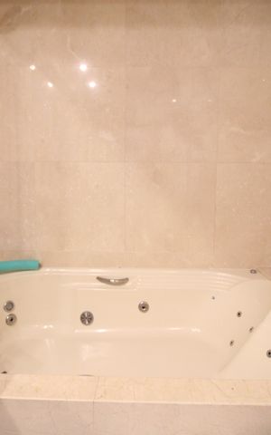 Apartamento à venda com 280m², 4 quartos e 4 vagasBanheiro