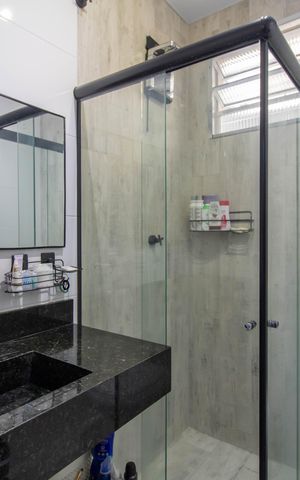 Casa à venda com 367m², 2 quartos e 5 vagas Casa à venda com 367m², 2 quartos e 5 vagasBanheiro da Suíte