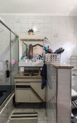 Casa à venda com 858m², 4 quartos e 4 vagasBanheiro da Suíte