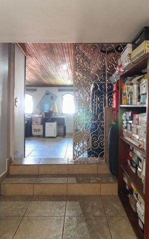 Casa à venda com 858m², 4 quartos e 4 vagasHall