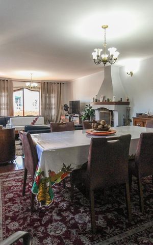Casa à venda com 858m², 4 quartos e 4 vagasSala 1