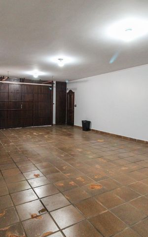 Casa à venda com 858m², 4 quartos e 4 vagasGaragem