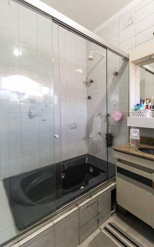 Casa à venda com 858m², 4 quartos e 4 vagasBanheiro da Suíte