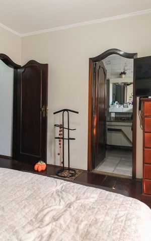 Casa à venda com 858m², 4 quartos e 4 vagasSuíte