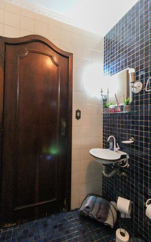 Casa à venda com 858m², 4 quartos e 4 vagasBanheiro 2