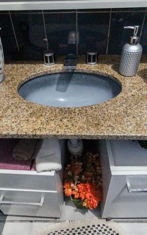 Casa à venda com 858m², 4 quartos e 4 vagasBanheiro 2