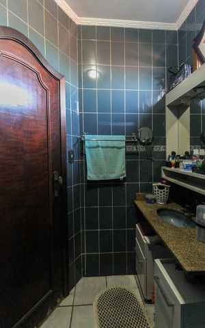 Casa à venda com 858m², 4 quartos e 4 vagasBanheiro 2