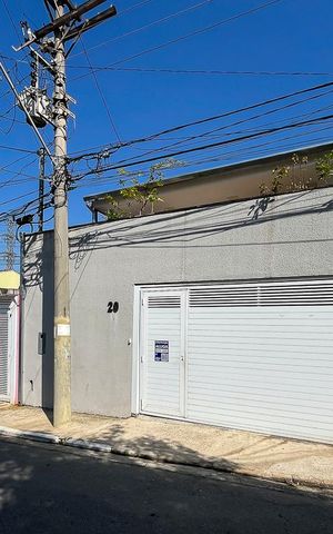 Casa para alugar com 115m², 2 quartos e 1 vagaFachada + plaquinha
