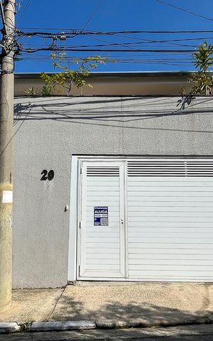 Casa para alugar com 115m², 2 quartos e 1 vagaFachada + plaquinha