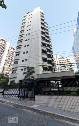 Apartamento à venda com 250m², 5 quartos e 5 vagas Apartamento à venda com 250m², 5 quartos e 5 vagasFachada
