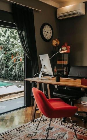 Casa de condomínio à venda com 200m², 3 quartos e 2 vagasEscritório
