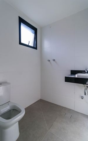Casa de condomínio à venda com 209m², 3 quartos e 2 vagas Casa de condomínio à venda com 209m², 3 quartos e 2 vagasBanheiro do Quarto 2