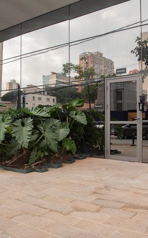 Apartamento à venda com 163m², 3 quartos e 2 vagasFachada e portaria