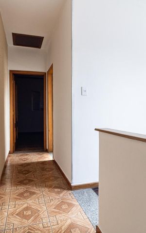 Casa à venda com 140m², 2 quartos e 2 vagasCorredor