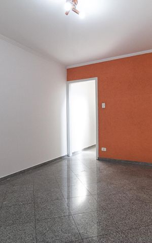 Casa à venda com 140m², 2 quartos e 2 vagasSala