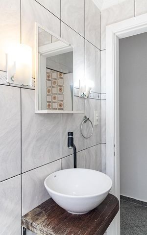 Casa à venda com 140m², 2 quartos e 2 vagasLavabo Sala
