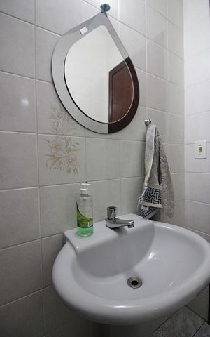 Casa à venda com 210m², 3 quartos e 2 vagasLavabo