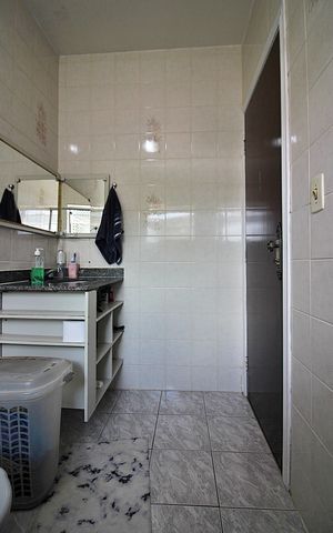 Casa à venda com 210m², 3 quartos e 2 vagasSuíte Banheiro