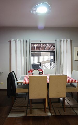 Casa à venda com 210m², 3 quartos e 2 vagasSala