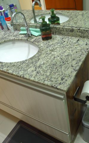 Apartamento à venda com 80m², 2 quartos e 2 vagasBanheiro social