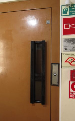 Apartamento à venda com 80m², 3 quartos e 2 vagasCorredor