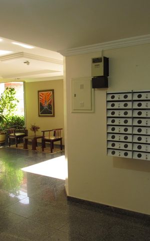 Apartamento à venda com 80m², 3 quartos e 2 vagasCorredor