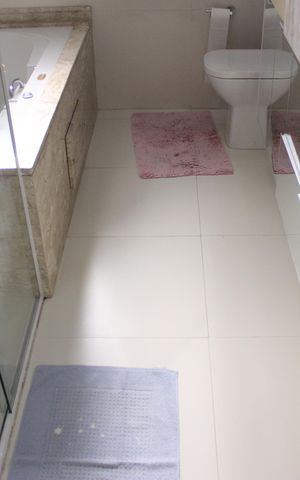 Apartamento à venda com 198m², 3 quartos e 3 vagasBanheiro do closet