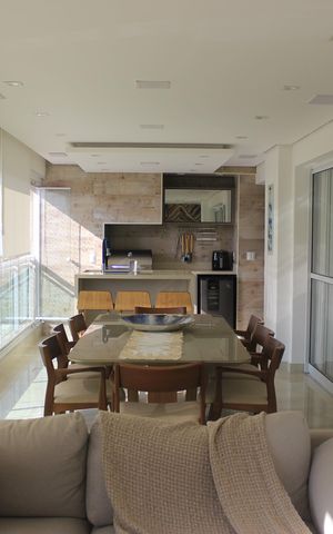 Apartamento à venda com 198m², 3 quartos e 3 vagasVaranda Sala