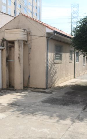 Casa à venda com 218m², 1 quarto e 12 vagasQuintal