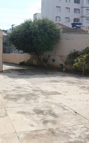 Casa à venda com 218m², 1 quarto e 12 vagasQuintal