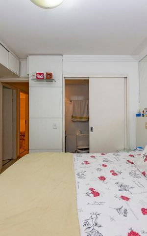 Casa de condomínio à venda com 176m², 4 quartos e 2 vagas Casa de condomínio à venda com 176m², 4 quartos e 2 vagasSuíte