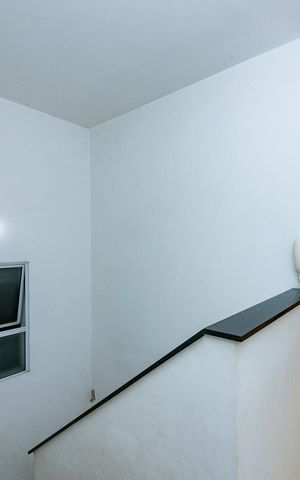 Casa de condomínio à venda com 176m², 4 quartos e 2 vagas Casa de condomínio à venda com 176m², 4 quartos e 2 vagasCorredor