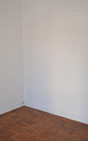 Casa para alugar com 150m², 2 quartos e 2 vagasQuarto 1