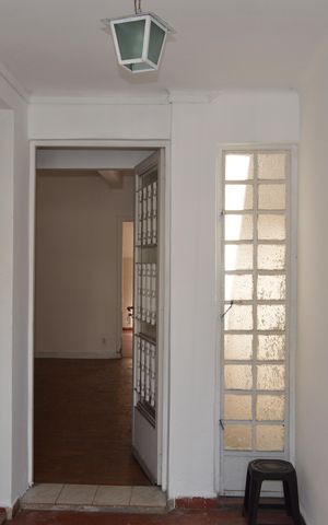 Casa para alugar com 150m², 2 quartos e 2 vagasEntrada