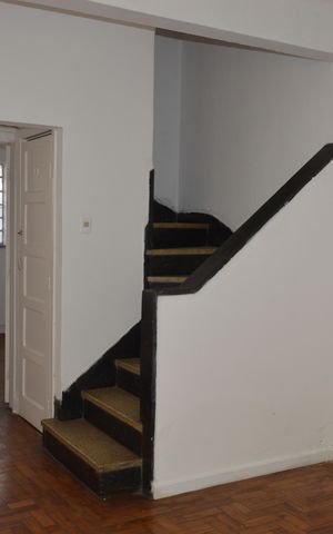 Casa para alugar com 150m², 2 quartos e 2 vagasSala