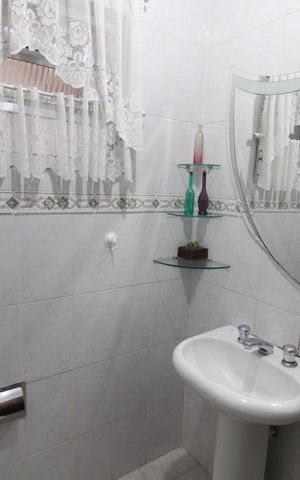 Casa à venda com 380m², 3 quartos e 7 vagasBanheiro