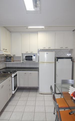 Casa à venda com 380m², 3 quartos e 7 vagasCozinha