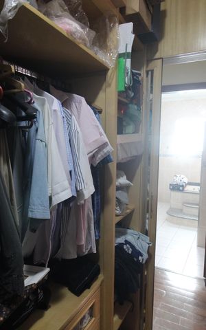 Casa à venda com 380m², 3 quartos e 7 vagasCloset da suíte 2