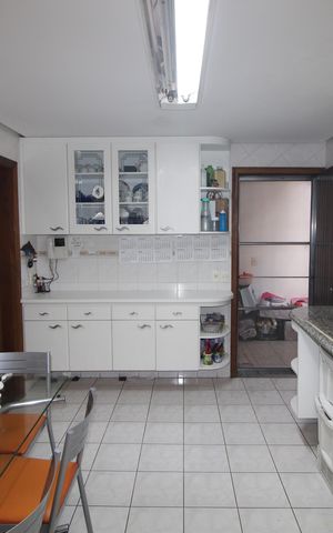 Casa à venda com 380m², 3 quartos e 7 vagasCozinha