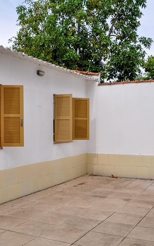 Casa à venda com 249m², 4 quartos e 3 vagas Casa à venda com 249m², 4 quartos e 3 vagasÁrea comum