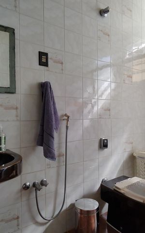 Casa de condomínio à venda com 160m², 3 quartos e 3 vagas Casa de condomínio à venda com 160m², 3 quartos e 3 vagasBanheiro Social