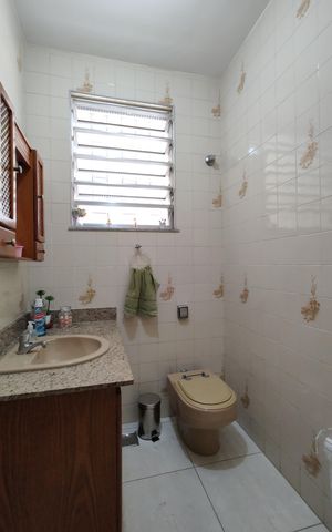 Casa de condomínio à venda com 160m², 3 quartos e 3 vagasLavabo