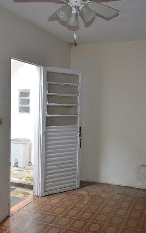 Casa para alugar com 300m², 4 quartos e 3 vagasQuarto Fundos
