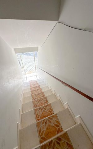 Apartamento para alugar com 40m², 1 quarto e 1 vagaEscada