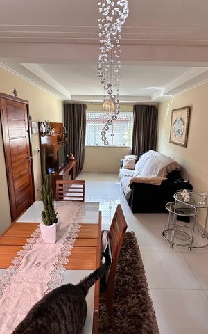 Casa à venda com 150m², 3 quartos e 4 vagas Casa à venda com 150m², 3 quartos e 4 vagasSala