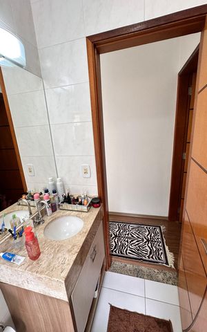 Casa à venda com 150m², 3 quartos e 4 vagas Casa à venda com 150m², 3 quartos e 4 vagasBanheiro Social