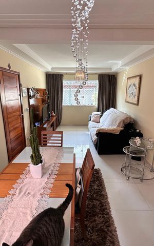 Casa à venda com 150m², 3 quartos e 4 vagas Casa à venda com 150m², 3 quartos e 4 vagasSala