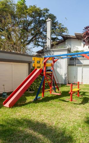 Casa à venda com 65m², 1 quarto e 2 vagasÁrea comum - Playground
