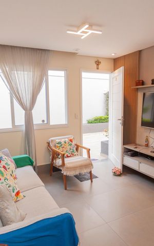 Casa à venda com 65m², 1 quarto e 2 vagasSala