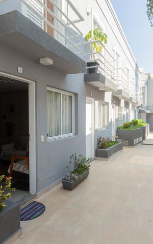 Casa à venda com 65m², 1 quarto e 2 vagasEntrada